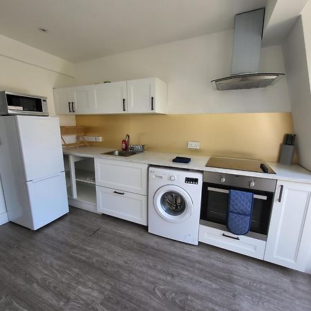 Private Room Near Central Ideal For City Explorers London Exterior photo